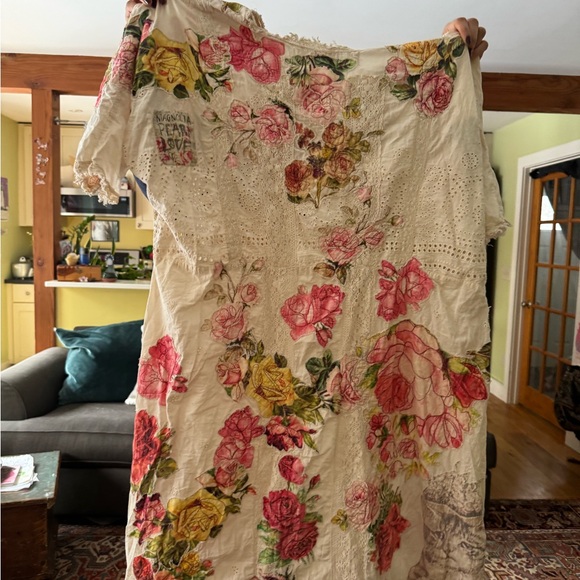 Beautiful Magnolia Pearl wearable art dress. Coronado Eyelet Pearl colored - Picture 7 of 12